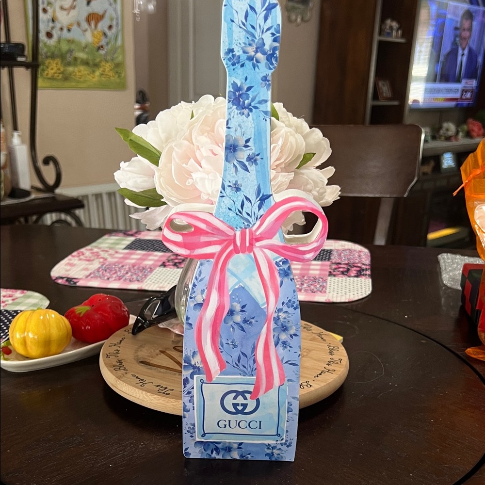Fashion Blue Floral Bottle with Pink Bow